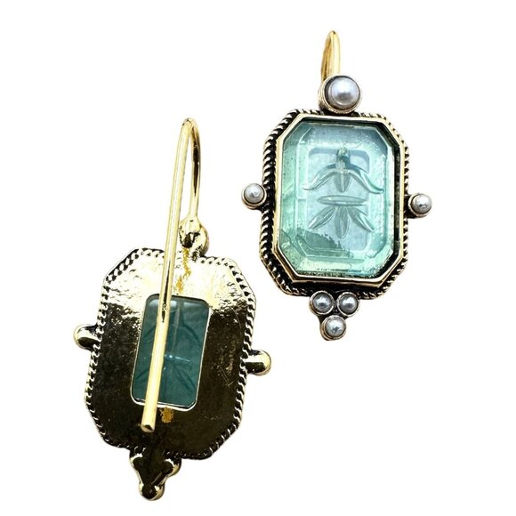 Blue Intaglio Glass Pearl Gold Plated Pierced 1.5 Inch Earrings Vintage Style - Picture 3 of 6